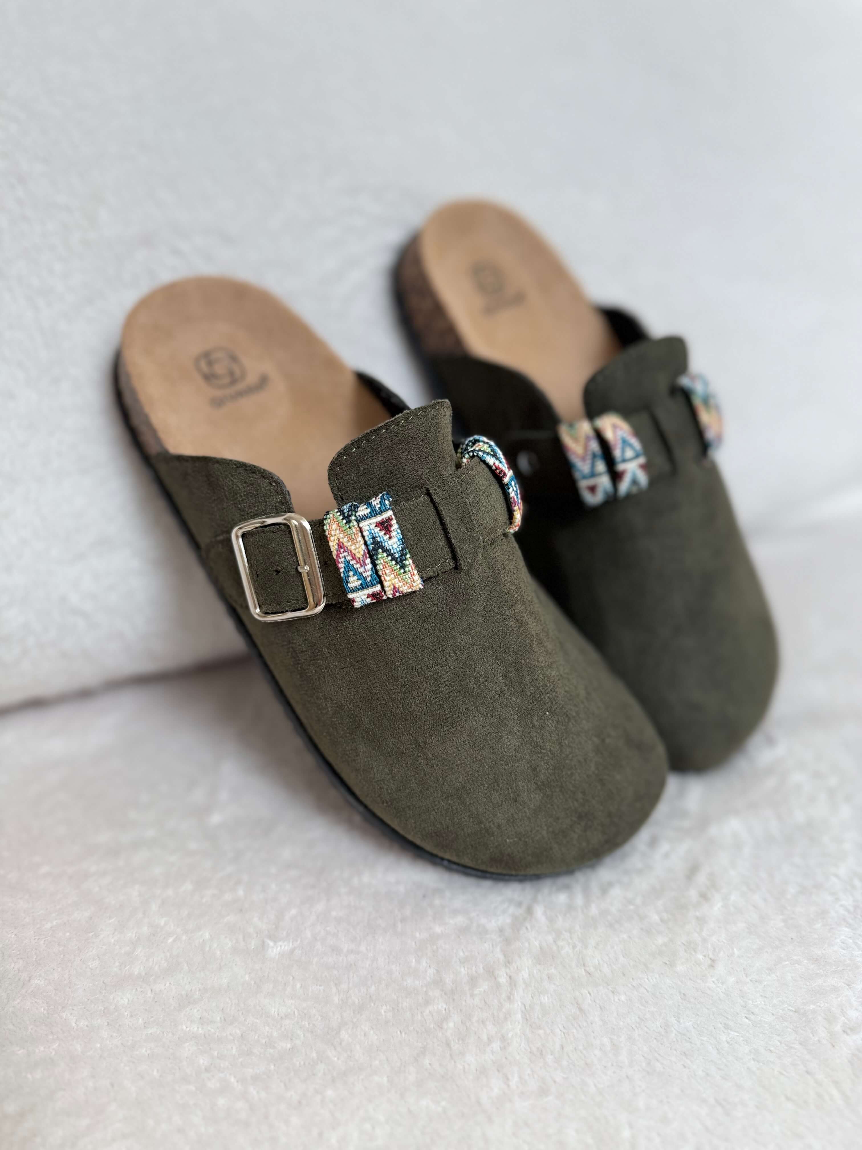 Mules kaki