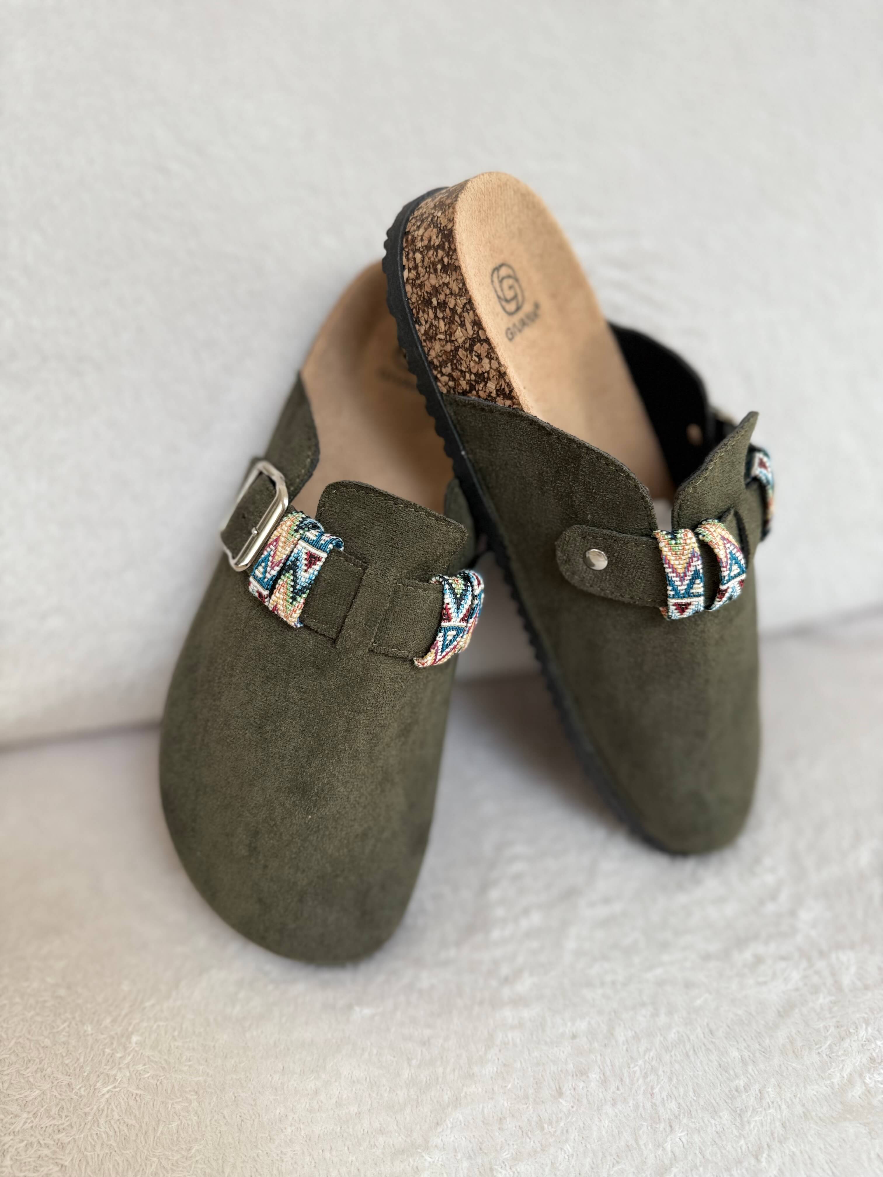 Mules kaki