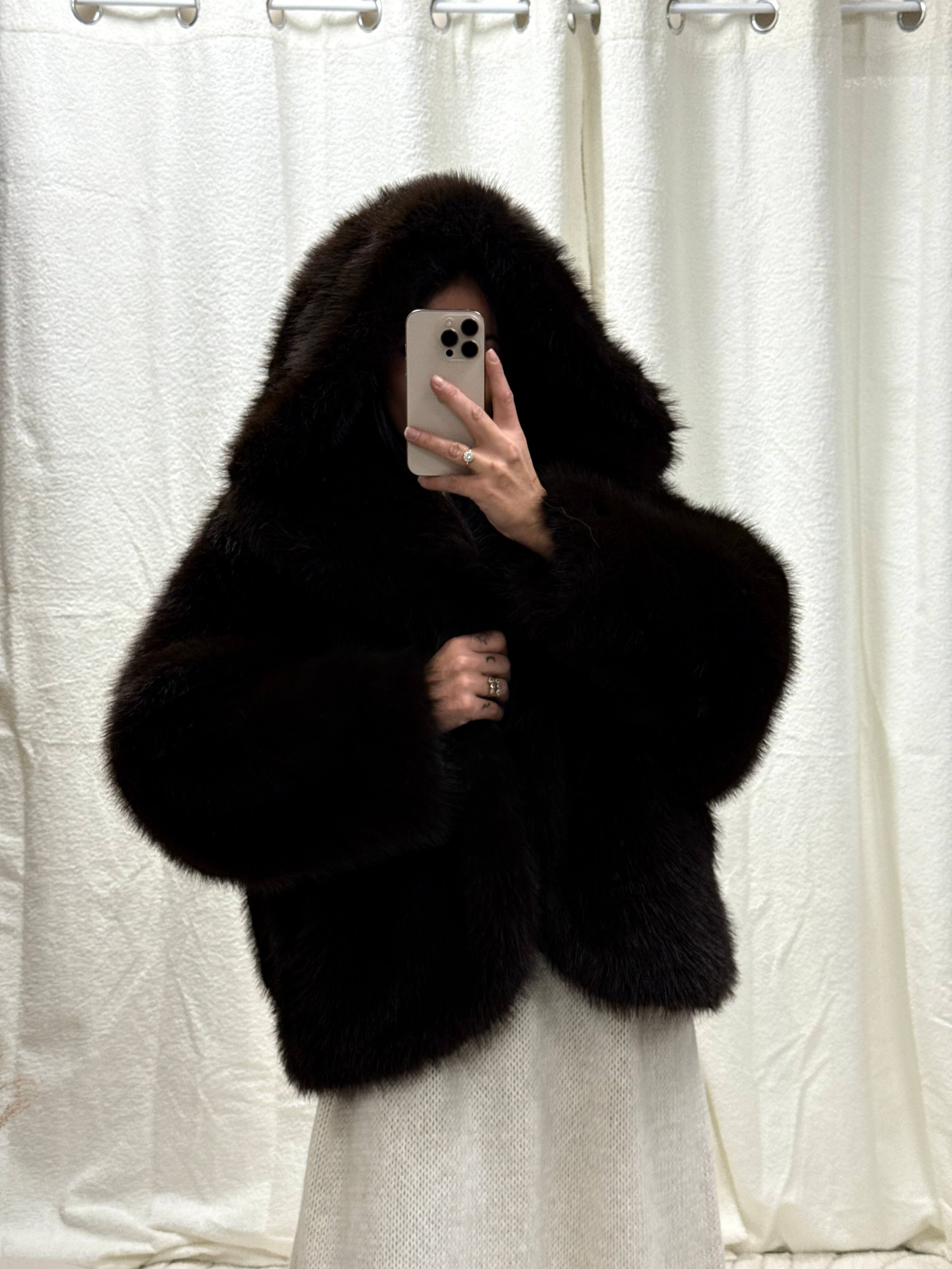 Veste fausse fourrure avec capuche