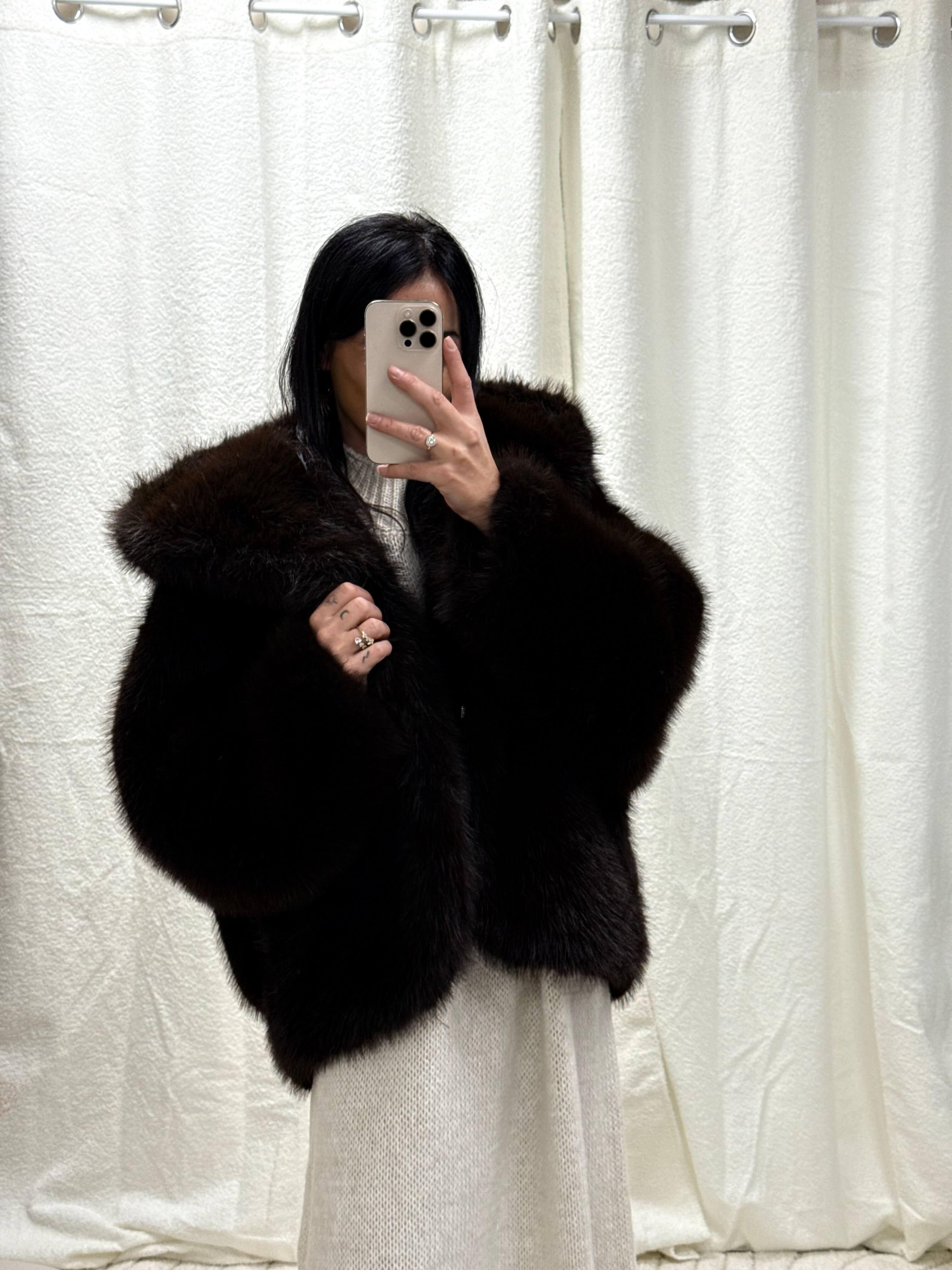 Veste fausse fourrure avec capuche