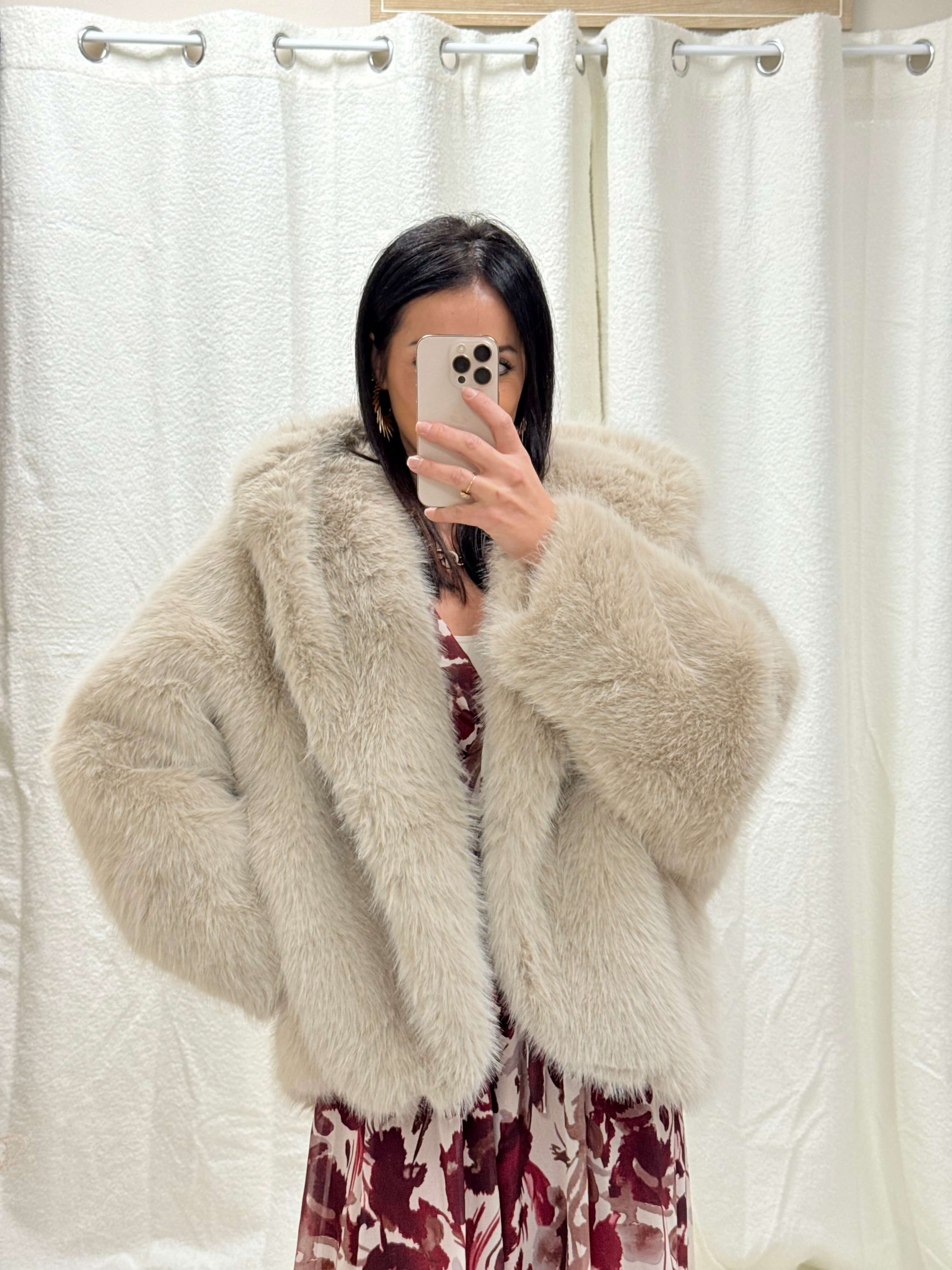 Veste fausse fourrure avec capuche