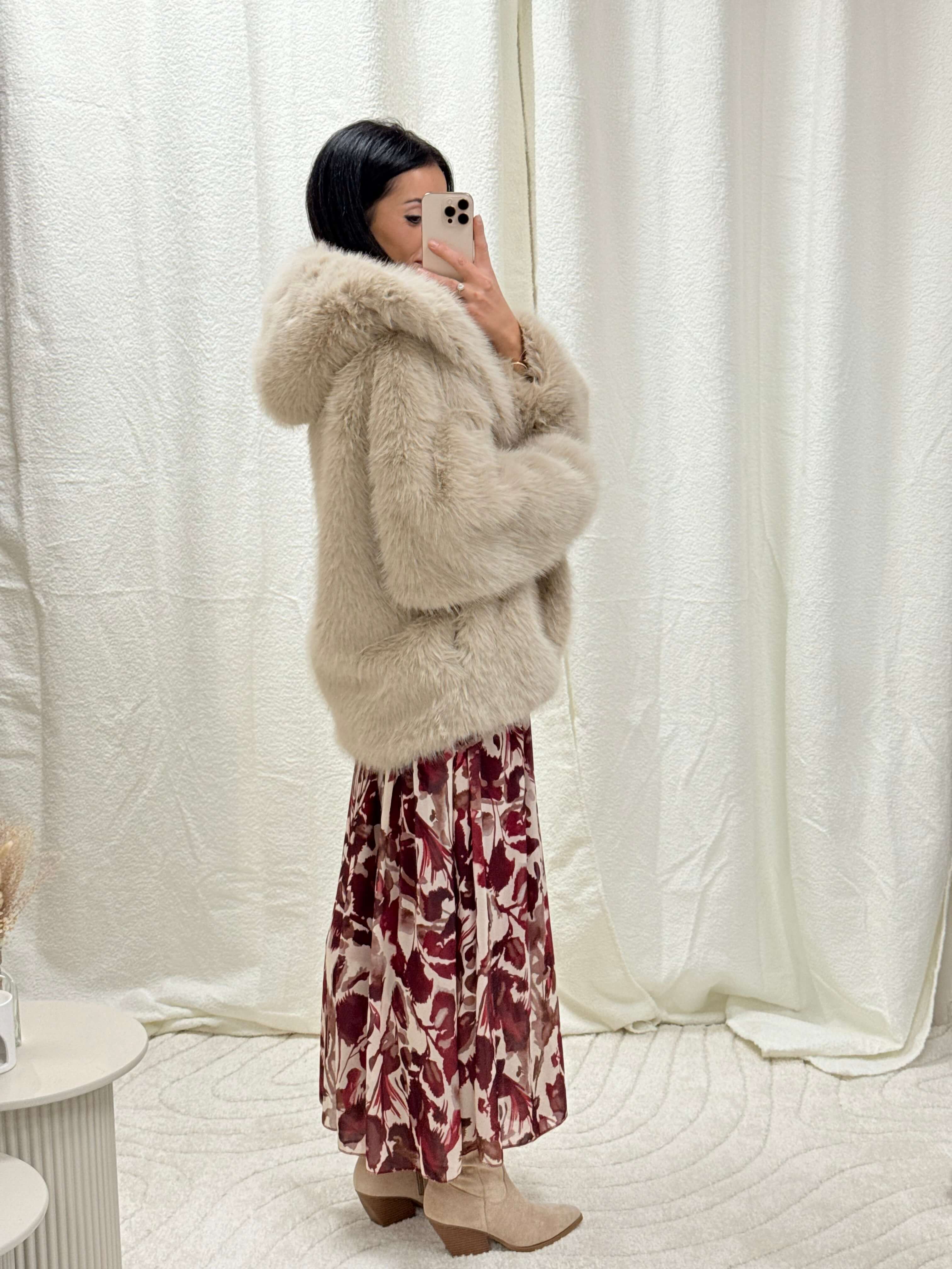 Veste fausse fourrure avec capuche