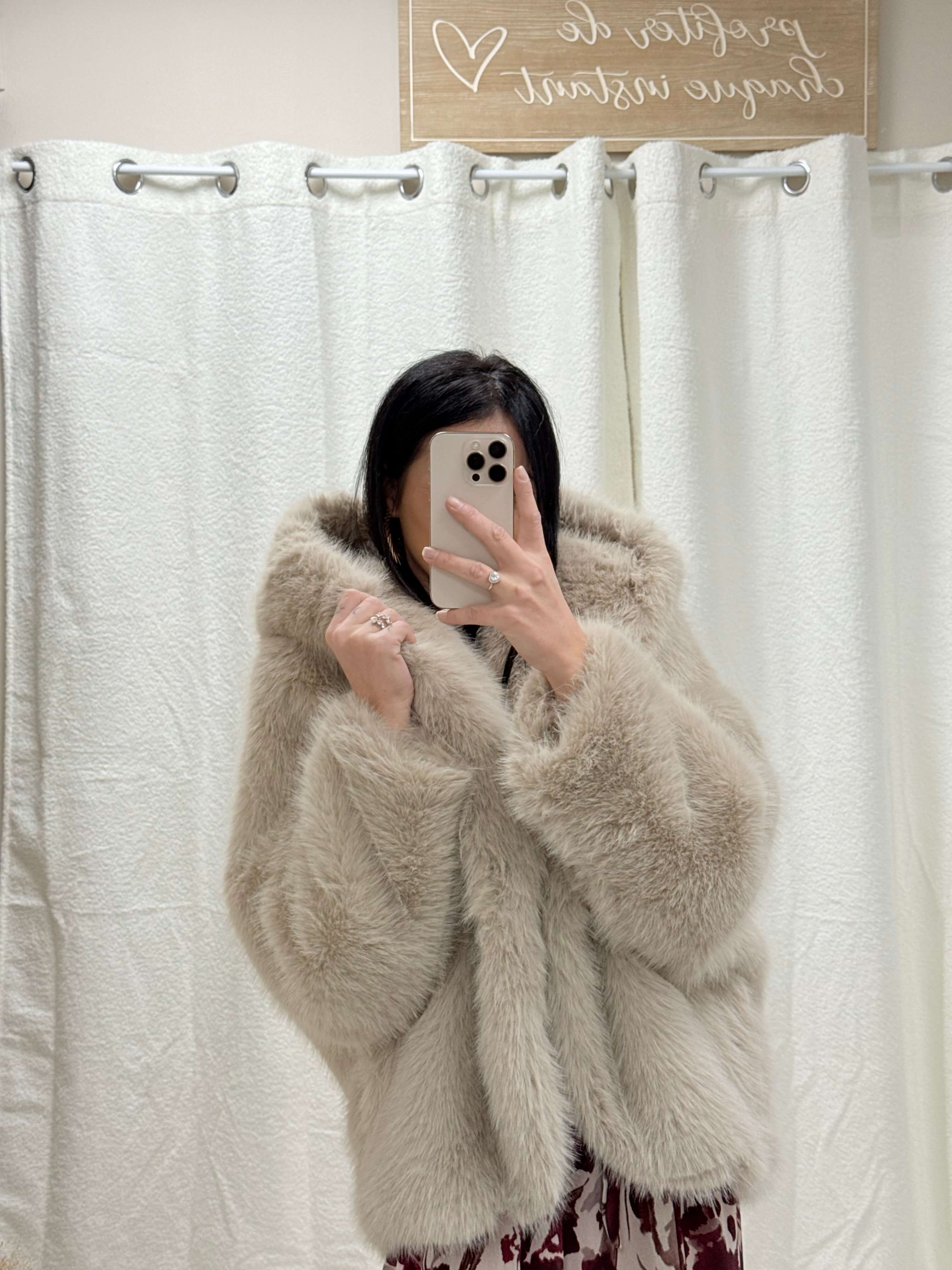 Veste fausse fourrure avec capuche