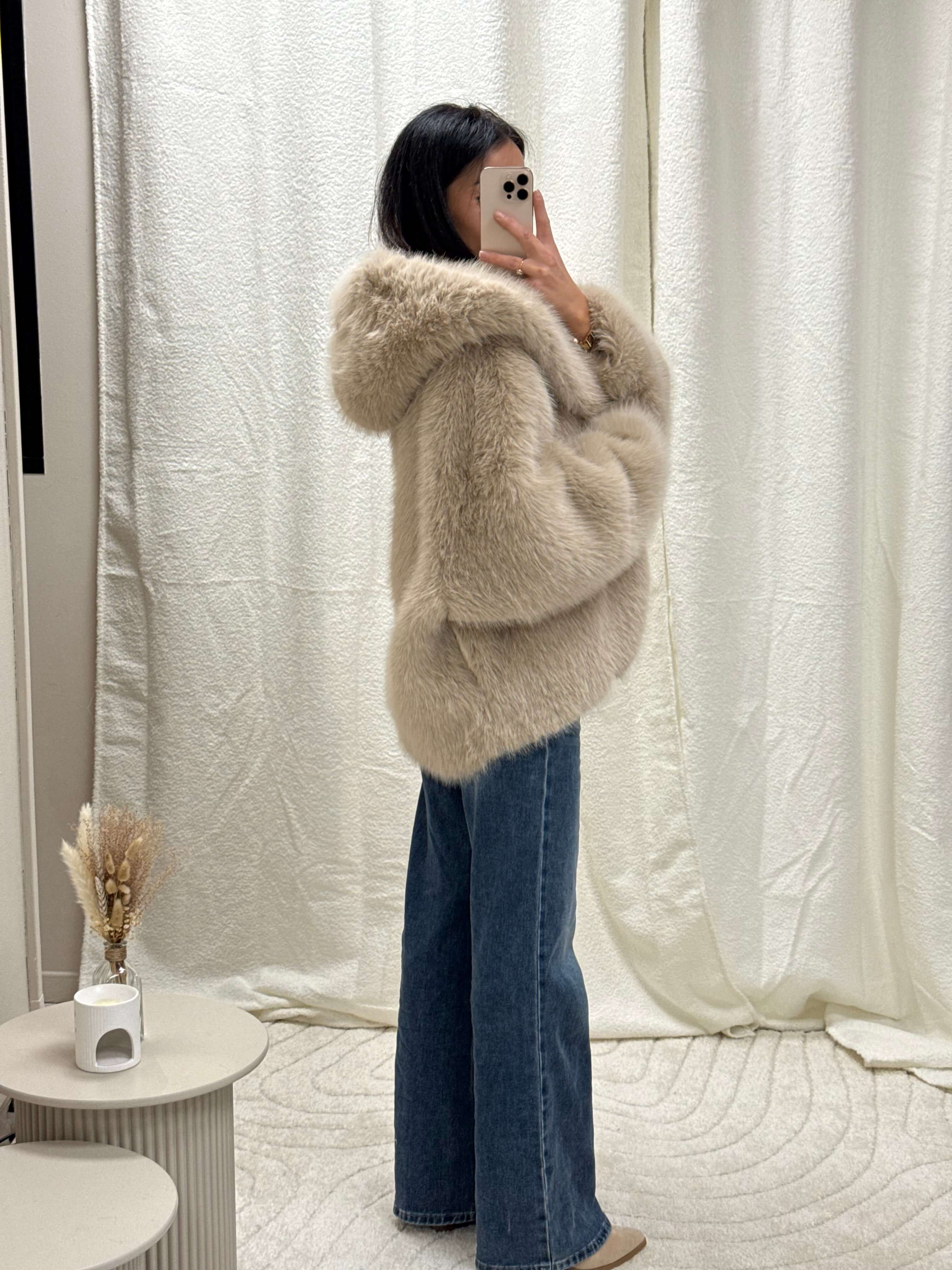 Veste fausse fourrure avec capuche