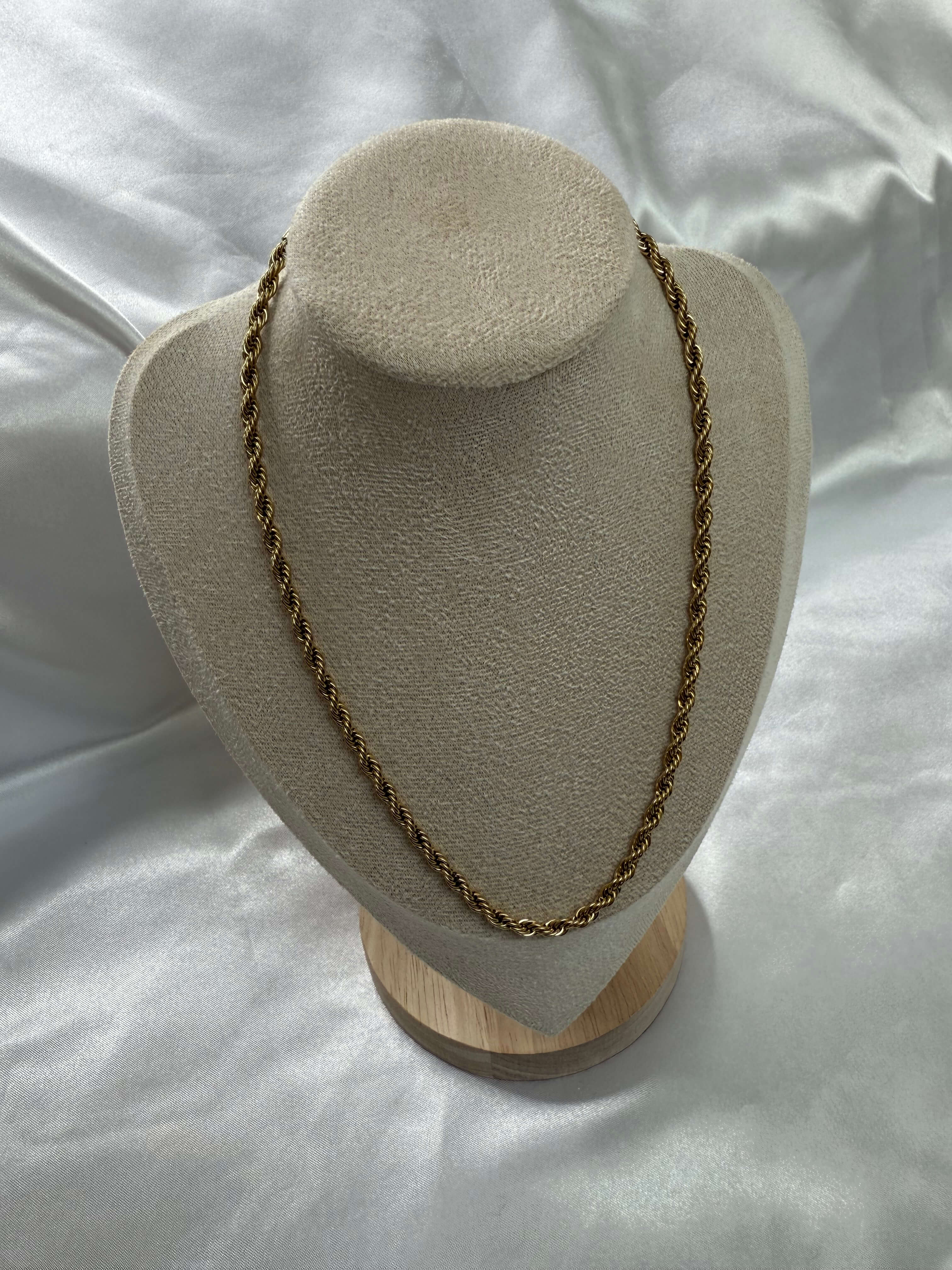 Collier torsadée