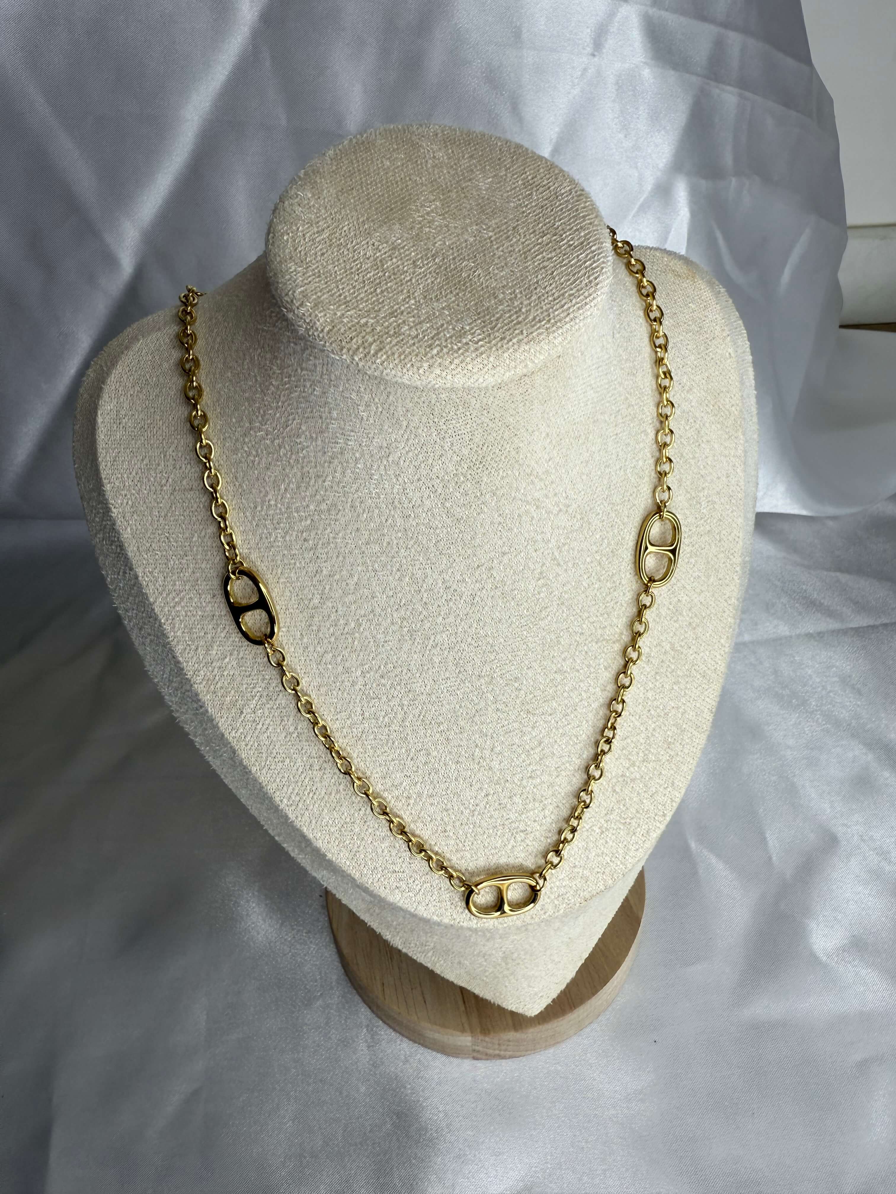 Collier long